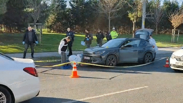 Bakırköy'de otomobile silahlı saldırı: 1 kişi hayatını kaybetti