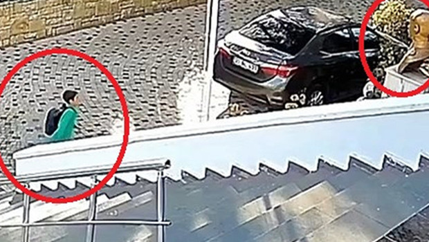 Diyarbakır'daki küçük çocuğun Atatürk büstü görüntüsü gündem oldu