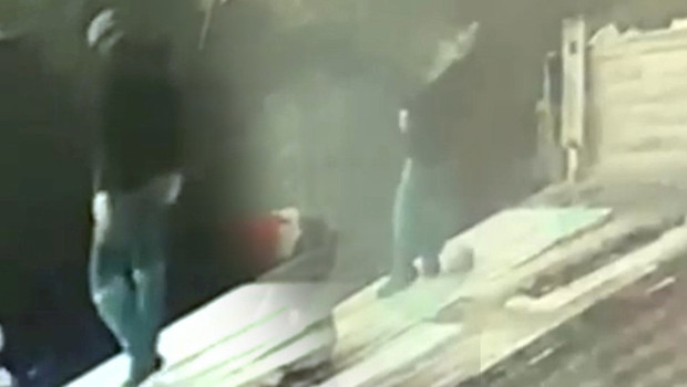 Hatay'da korkunç görüntü: İşçinin üzerine yıldırım düştü! Dehşet anları kamerada