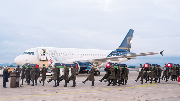 Jet kazasında ölen Libyalı komutanlara hüzünlü uğurlama