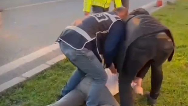 Kasklı soygun: 1 milyon 800 bin TL değerinde ziynet eşyasını çaldı!