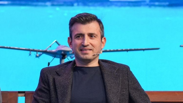 KÜME Vakfı Mütevelli Heyeti Başkanı Bayraktar, hava araçlarındaki tasarım sırrını açıkladı