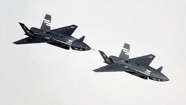 Kızılelma’dan kol uçuşu