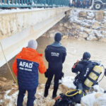 Okul yolunda facia... 3 çocuk öldü baba aranıyor