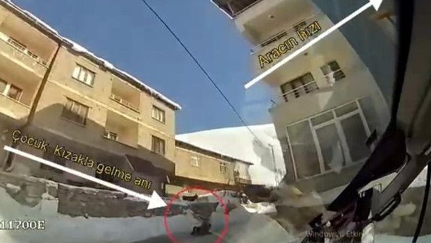 11 yaşındaki çocuğun kahreden ölümü! Kızakla kayarken halk otobüsü çarptı