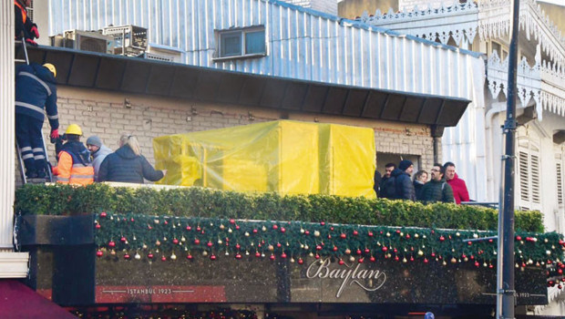 Baylan Pastanesi’nin kaçak yapıları yıkıldı