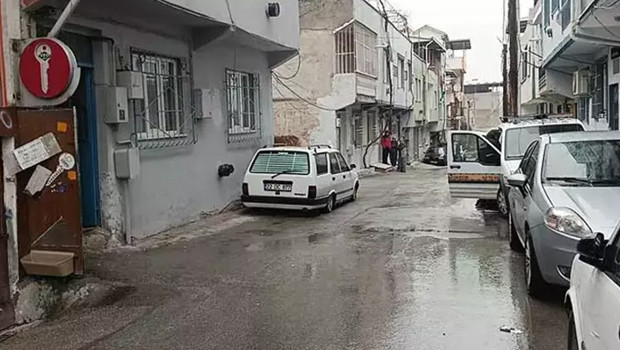 Boşanma aşamasındaki eşini tabancayla vurup polise teslim oldu