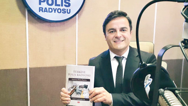 Telsizden mikrofona... Polis Radyosu