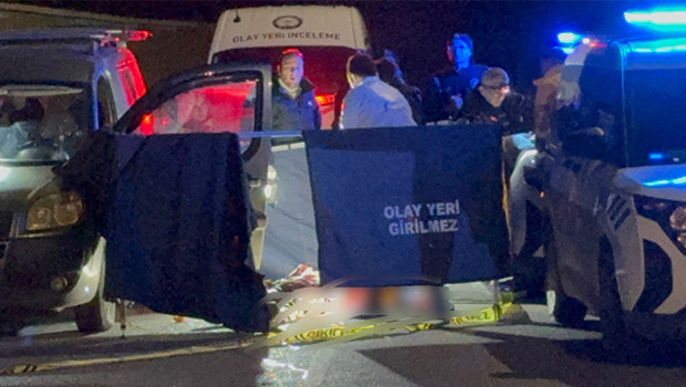 Yasak ilişki yaşadığı sevgilisini boğazını keserek öldürdü