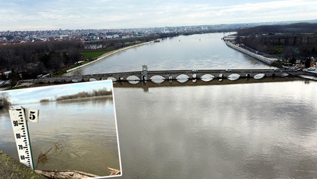 Edirne'de 'kırmızı alarm' sona erdi: Nehirlerin debileri düşüyor