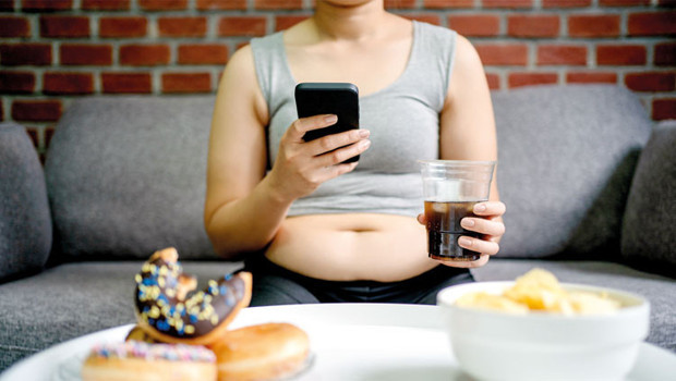 Akıllı telefonlar obeziteyi artırdı