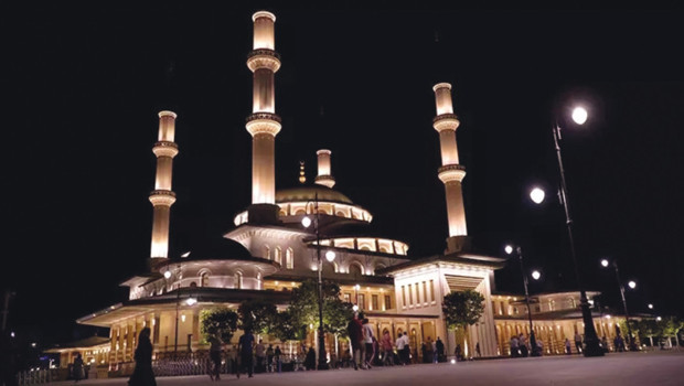 Millet Camii’nde Kadir Gecesi özel yayını... Kadir Gecesi Özel saat 19.30 Kanal D’de...