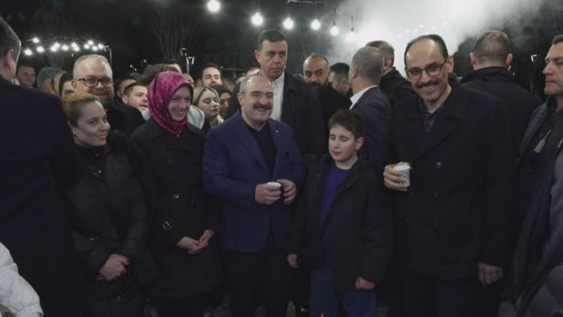 MİT Başkanı Kalın ile TBMM Sanayi Komisyonu Başkanı Varank, vatandaşlarla bir araya geldi