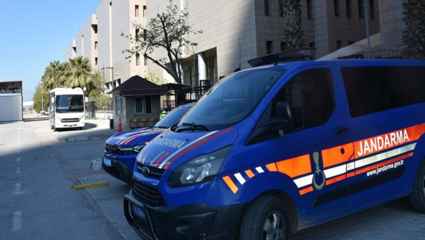 İZBETON soruşturmasında gözaltına alınan 9 şüpheli adliyeye sevk edildi