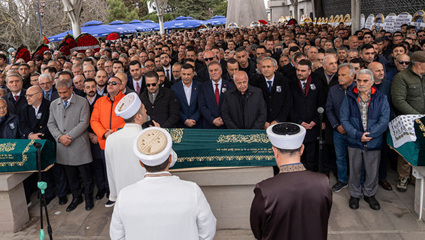 Sinem Dedetaş'ın acı günü: Babası son yolculuğuna uğurlandı