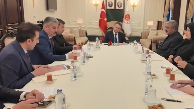 Adalet Bakanı Gürlek, Rojin Kabaiş'in ailesi ile görüştü: Telefon Çin'de incelenecek